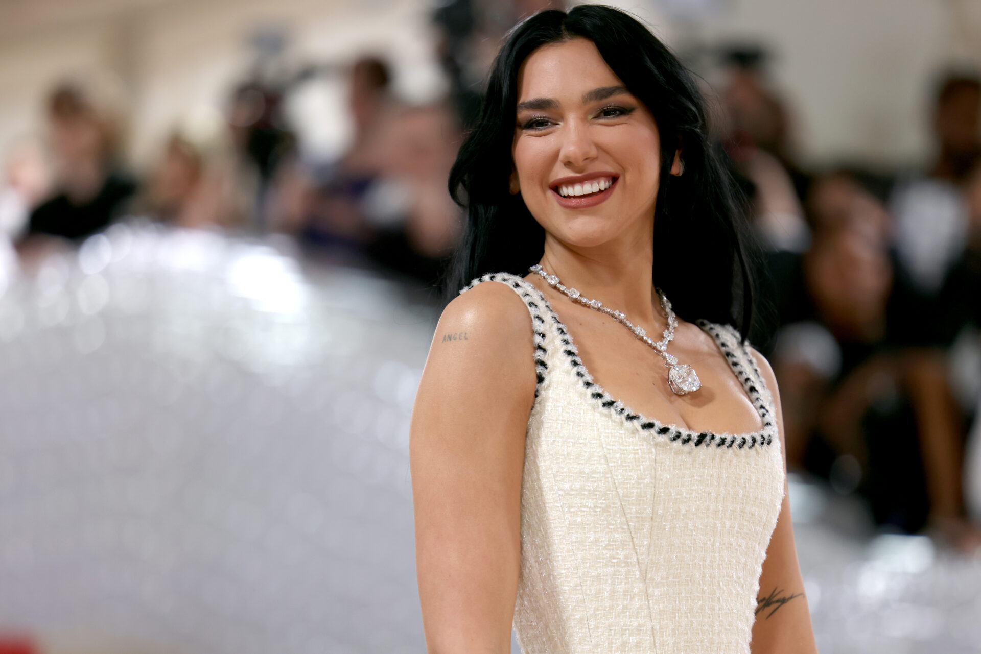 Dua Lipa makes history in Legendary Tiffany diamond necklace at 2023